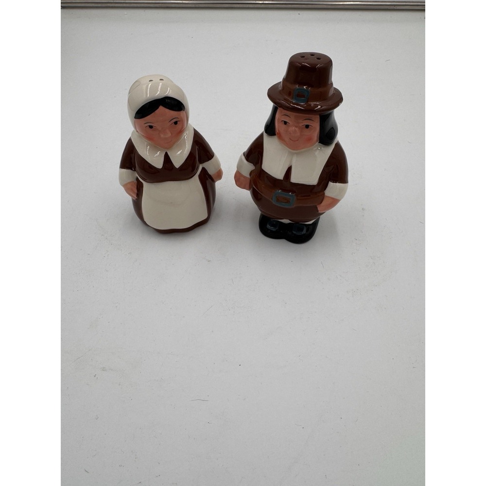 Publix Supermarkets 2004 Pilgrims Salt and Pepper Shakers Thanksgiving‎